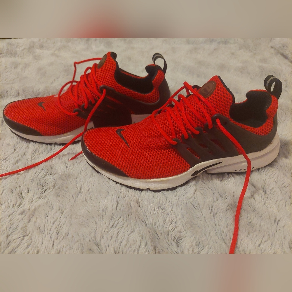 Women's Nike Sneakers Custom Made on NIKEiD
